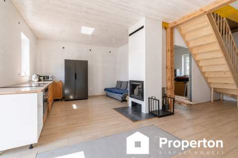Siedlisko w remoncie 8192 m2 ziemi Jasiorówka