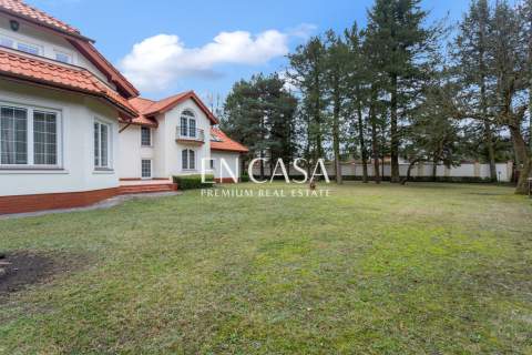 Miejska willa 400m2 w Komorowie