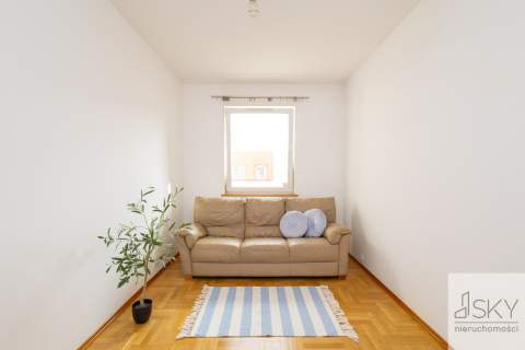 Do odświeżenia/3 pokoje na zamknętm osiedlu/balkon