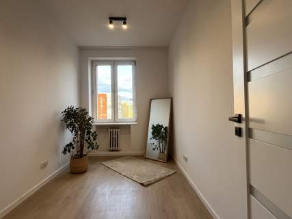 3 rozkładowe pokoje, garderoba, pralnia, pod klucz