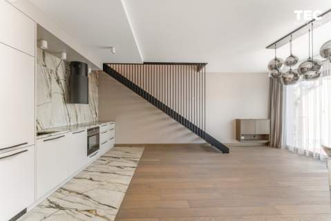 Dwupoziomowy apartament z widokiem na Wawel
