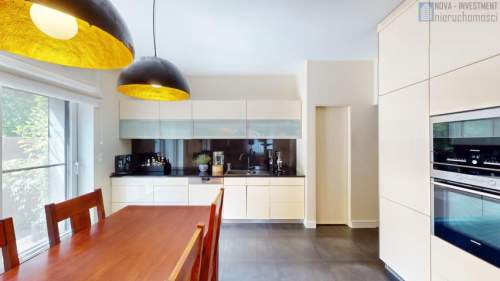 Żerniki duża działka 250m2 garaż 160m2