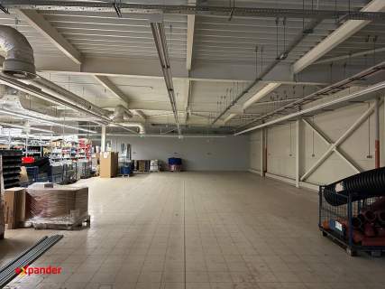 Wolnostojący budynek handlowy - 816m2