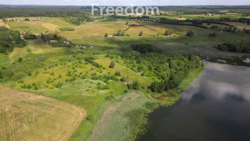 Działka z linią brzegową nad jeziorem Dadaj