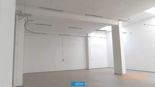 Lokal usługowy parter parking klimatyzacja