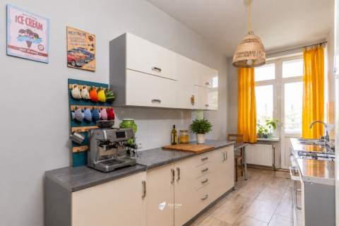 3 pokoje 81 m Balkon Klimatyczna kamienica