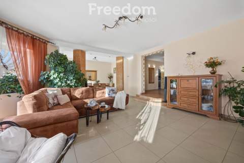 Dwa domy na jednej działce 172m2 45m2, Kaski