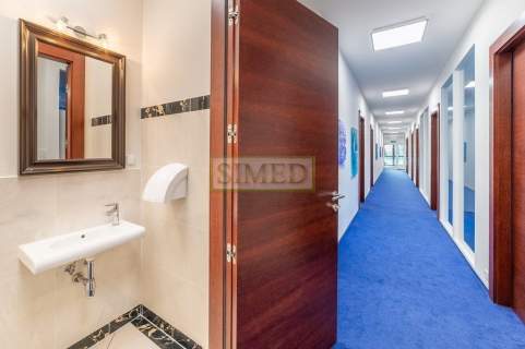 Skosy,widne,recepcja,dostęp24h,parking,winda