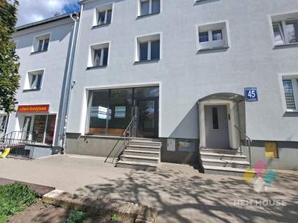Lokal użytkowy w centrum - parter, witryna