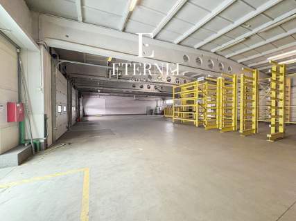 Obiekt biurowo-magazynowy 1 501 m2 działka 56 arów