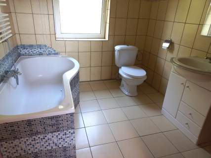 Przestrzenny dom w centrum Żywca z widokiem na góry