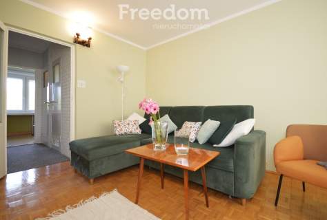 3 pokojowe mieszkanie 48 m2 ul. Wyzwolenia balkon