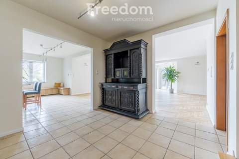Elegancki Dom 302,5 m Kady, działka 2680 m 