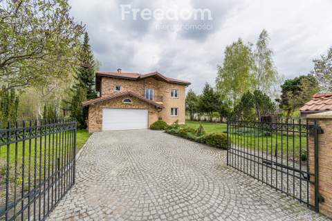 Elegancki Dom 302,5 m Kady, działka 2680 m 