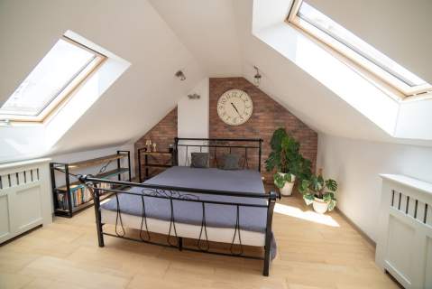4 pok, 2 balkony, piwnica 30m 2 miejsca postojowe