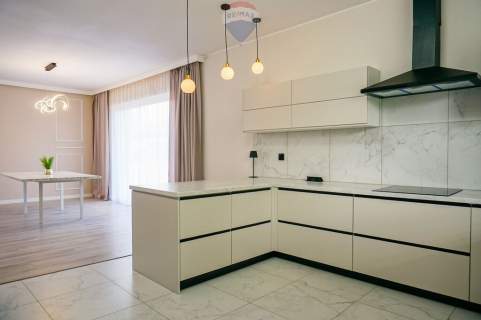 Nowoczesny wolnostojący dom 168m2 w Adamowiźnie