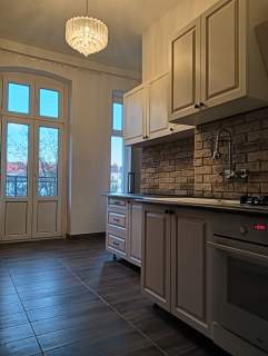 Mieszkanie107m2, Centrum, 4 pokoje, 2 balkony piwnica 20m2