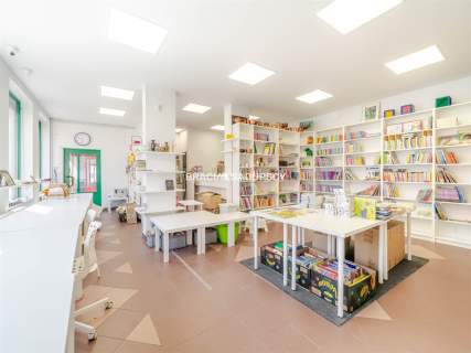Budynek handlowo-mieszkanly Centrum Skawiny