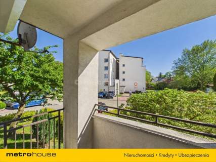 2 pokoje kuchnia I balkon, duża piwnica, parking