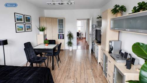 Północ, 2 pokoje, duży balkon, widok na las