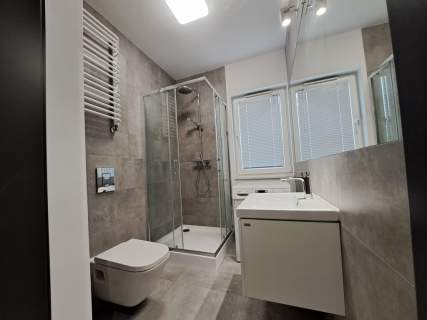 Nowoczesne reprezentacyjne biuro 40m2 parking