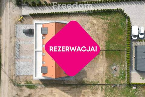 Nowoczesna połowa domu z garażem w Wójtowie