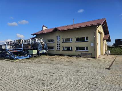 Atrakcyjna nieruchomość - kompleks budynków
