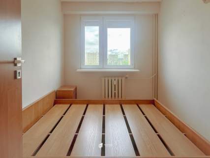 2-pokojowe mieszkanie z dużym balkonem.