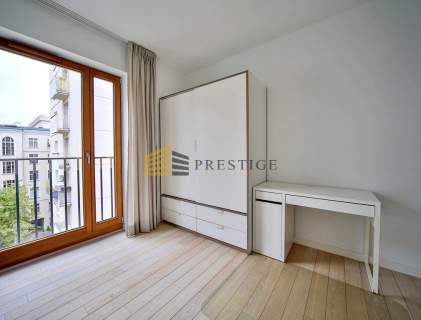  RESTAURA CENTRUM PRESTIŻ WYSOKI STANDARD 