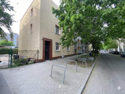 3 pokoje w kameralnym domu, Łazarz