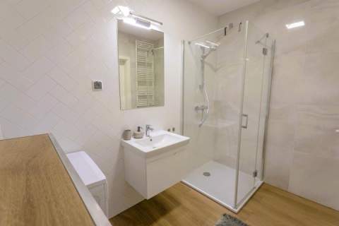 WYNAJEM APARTAMENT MAZOWIECKA PARK 2 POKOJE Z MIEJSCEM PARKINGOWYM