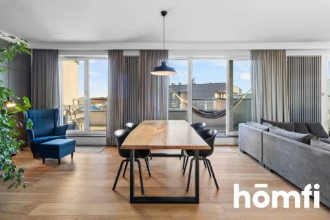 Przestronny apartament na ostatnim piętrze 