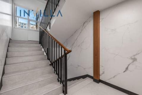 Penthouse na dachu z tarasem w sercu Powiśla