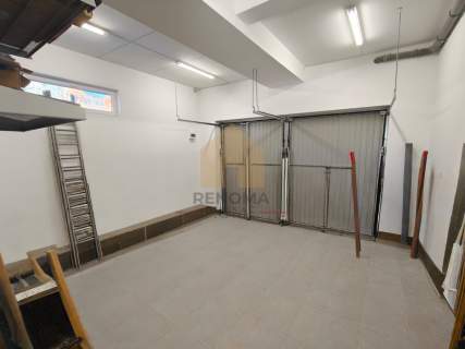 2 wejścia witryna ogródek parking od zaraz