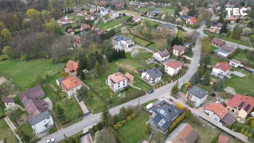 Działka z domem- inwestycyjnie