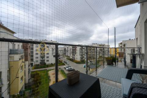 Duży balkon, 3 pok., 4 piętro, ul. Obywatelska