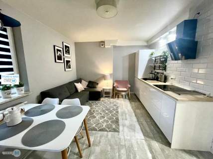 2 pokoje w Apartamentowcu w Centrum z wyposażeniem