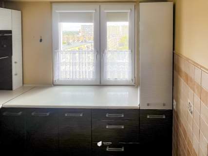 2-pokojowe mieszkanie z dużym balkonem.