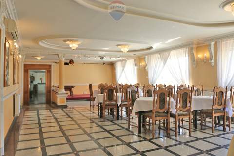 Budynek hotelowo-restauracyjny