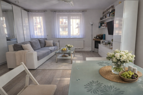 Dwa pokoje, balkon, miejsce postojowe, Piaseczno