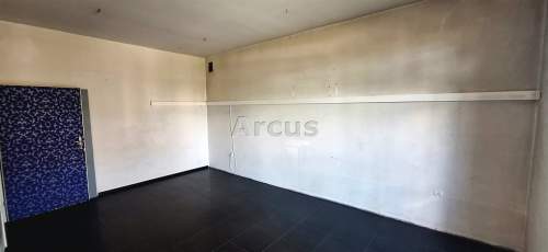 lokal z parkingiem