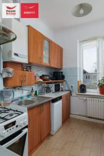 Dom podzielony na trzy niezależne mieszkania