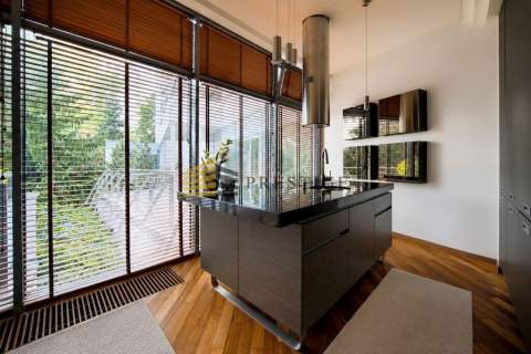 Apartment with Green Terrace Pool Gym Consierge