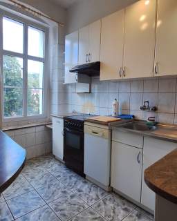 Centrum Lądka-Zdroju, 2 pokoje garderoba