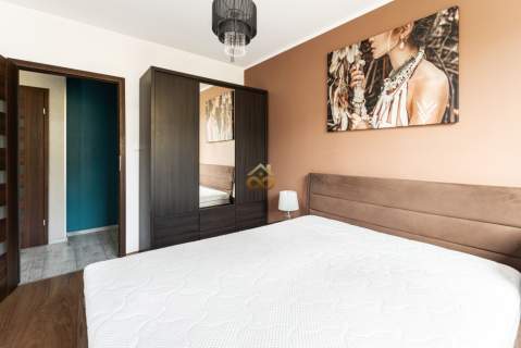 przestronny salon/nowe budownictwo/miejsce w hali