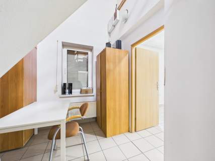 Idealny na Biuro, Salon   120 m przy Pasterniku