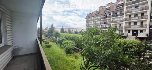 2 pokoje do remontu balkon miejsce parkingowe