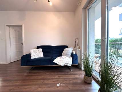 Bez nakładów, do wejścia, parking, duży balkon