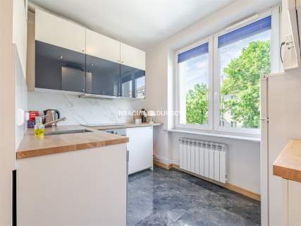2 pok/ os. kuchnia/ balkon/ ul. Królewska.