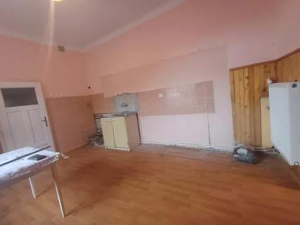 Skawina / Rynek ul. Słowackiego lokal 76m2 piwnica19m2 strych...